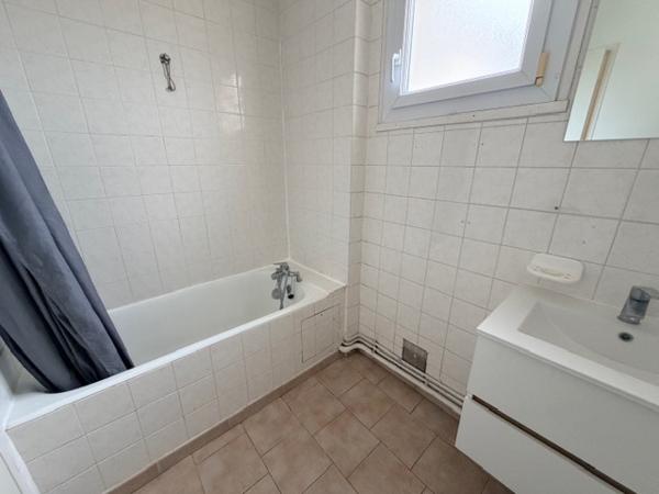 Angers (49000) Appartement T3, 2 chambres avec balcon