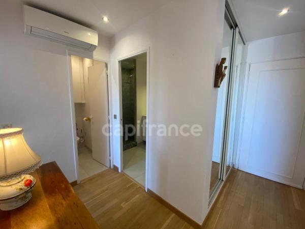 Appartement à vendre 2 pièces HYERES (83) - Port de Hyères - Parking - Terrasses - Cave