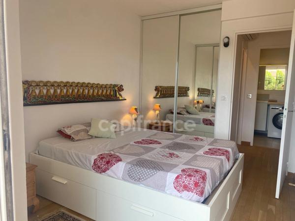 Appartement à vendre 2 pièces HYERES (83) - Port de Hyères - Parking - Terrasses - Cave