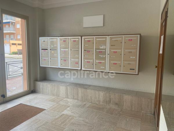 Appartement à vendre 2 pièces HYERES (83) - Port de Hyères - Parking - Terrasses - Cave