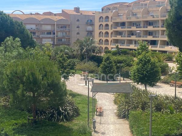 Appartement à vendre 2 pièces HYERES (83) - Port de Hyères - Parking - Terrasses - Cave
