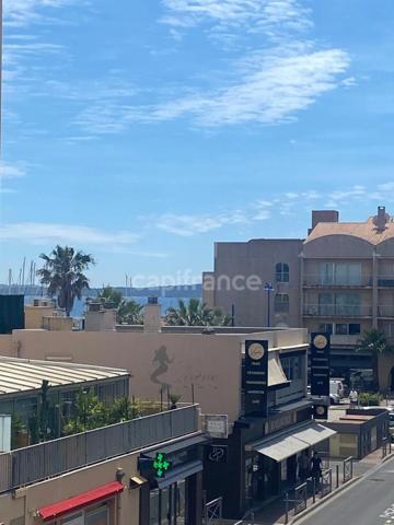 Appartement à vendre 2 pièces HYERES (83) - Port de Hyères - Parking - Terrasses - Cave