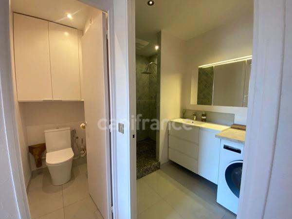 Appartement à vendre 2 pièces HYERES (83) - Port de Hyères - Parking - Terrasses - Cave