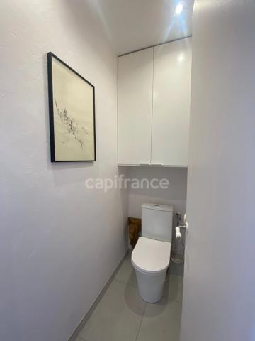 Appartement à vendre 2 pièces HYERES (83) - Port de Hyères - Parking - Terrasses - Cave
