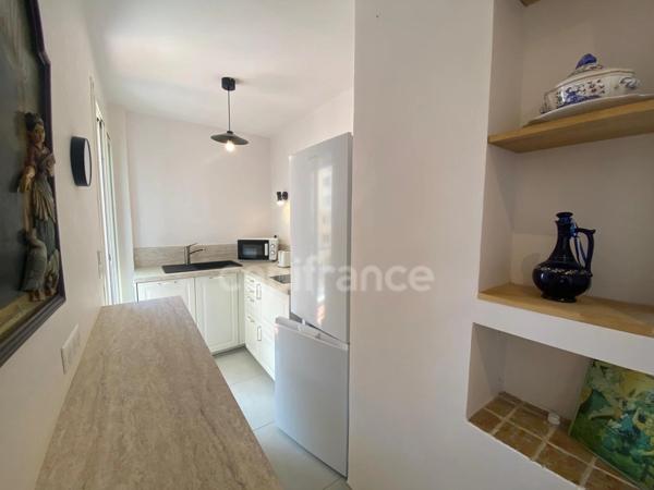 Appartement à vendre 2 pièces HYERES (83) - Port de Hyères - Parking - Terrasses - Cave