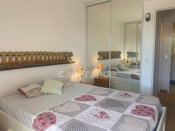 Appartement à vendre 2 pièces HYERES (83) - Port de Hyères - Parking - Terrasses - Cave