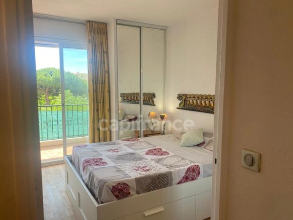 Appartement à vendre 2 pièces HYERES (83) - Port de Hyères - Parking - Terrasses - Cave