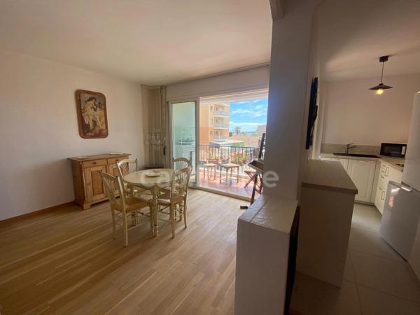 Appartement à vendre 2 pièces HYERES (83) - Port de Hyères - Parking - Terrasses - Cave