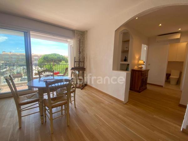 Appartement à vendre 2 pièces HYERES (83) - Port de Hyères - Parking - Terrasses - Cave