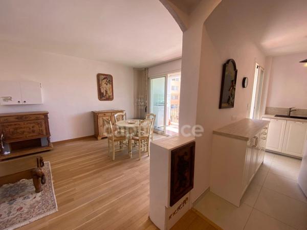 Appartement à vendre 2 pièces HYERES (83) - Port de Hyères - Parking - Terrasses - Cave