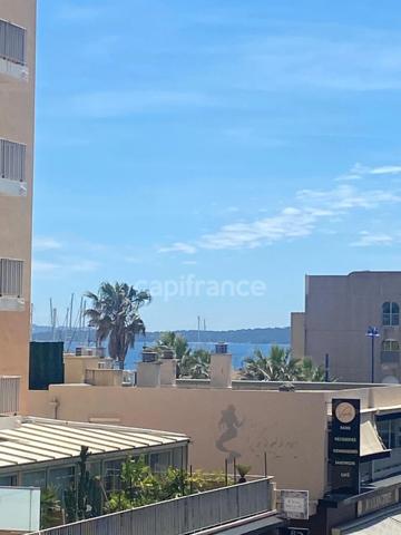 Appartement à vendre 2 pièces HYERES (83) - Port de Hyères - Parking - Terrasses - Cave