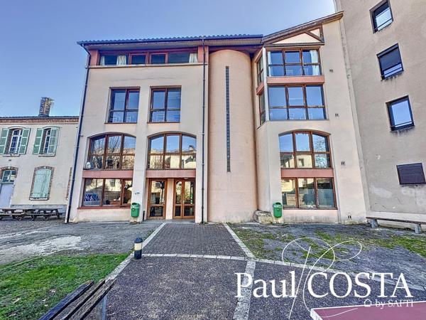 Rare,  immeuble de 715 m2 au centre ville ( idéal investisseurs appartements ou bureaux )