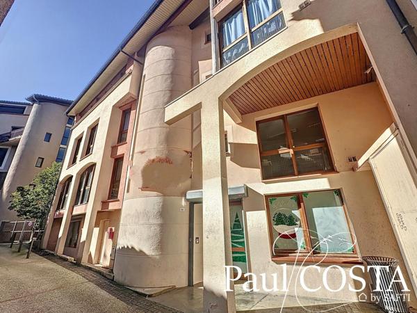 Rare,  immeuble de 715 m2 au centre ville ( idéal investisseurs appartements ou bureaux )