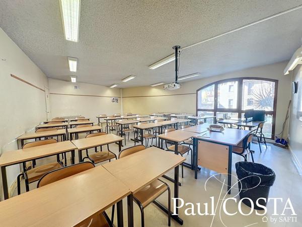 Rare,  immeuble de 715 m2 au centre ville ( idéal investisseurs appartements ou bureaux )