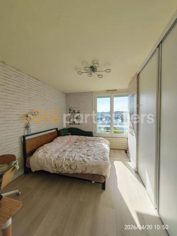 Vente
                Appartement81,43 m² - 4 Pièces -
                    BOISSY SAINT LEGER (94470)