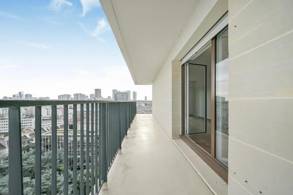 VUE PANORAMIQUE SUR PARIS, BALCON 25 M², PISCINES