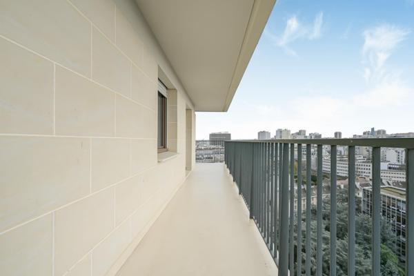 VUE PANORAMIQUE SUR PARIS, BALCON 25 M², PISCINES