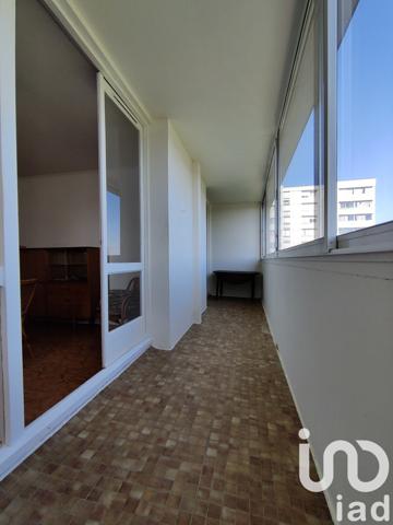 Appartement 4 pièces de 75 m² à Saint-Pierre-des-Corps (37700)
