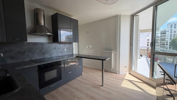 Appartement 4 pièces - Grande ceinture Saint Germain en Laye- 78.81 m2 Loyer 1 600 €/mois charges comprises **  - Référence  18664