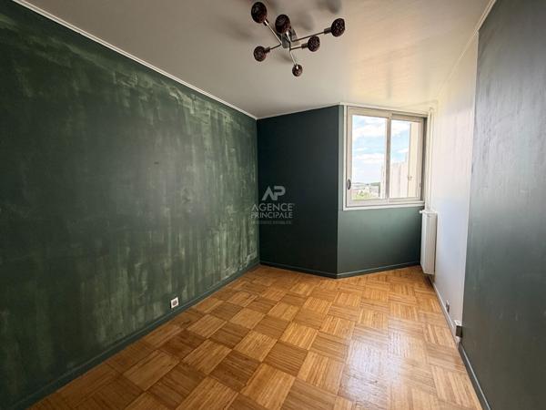 Appartement 4 pièces - Grande ceinture Saint Germain en Laye- 78.81 m2 Loyer 1 600 €/mois charges comprises **  - Référence  18664