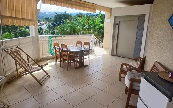 Maison à vendre    6 pièces • 255 m2 Le Tampon