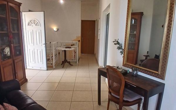 Maison à vendre    6 pièces • 255 m2 Le Tampon