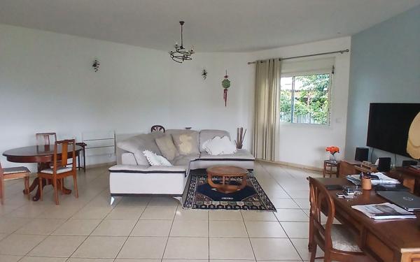 Maison à vendre    6 pièces • 255 m2 Le Tampon