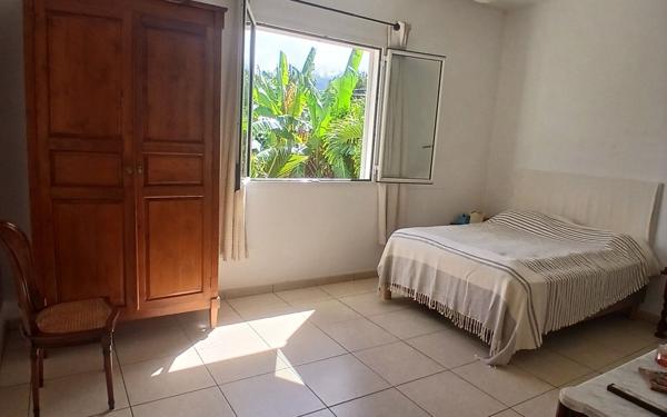 Maison à vendre    6 pièces • 255 m2 Le Tampon