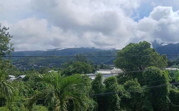 Maison à vendre    6 pièces • 255 m2 Le Tampon