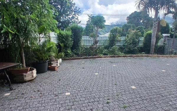 Maison à vendre    6 pièces • 255 m2 Le Tampon