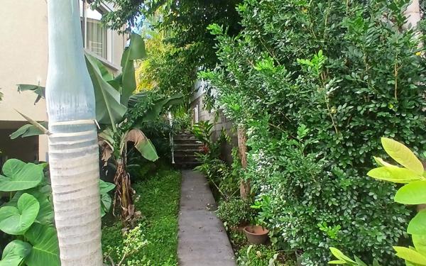 Maison à vendre    6 pièces • 255 m2 Le Tampon