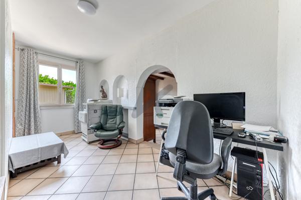 VERNAISON DOMAINE DES CÈDRES Maison familiale de caractère de 160 m2 avec piscine intérieure