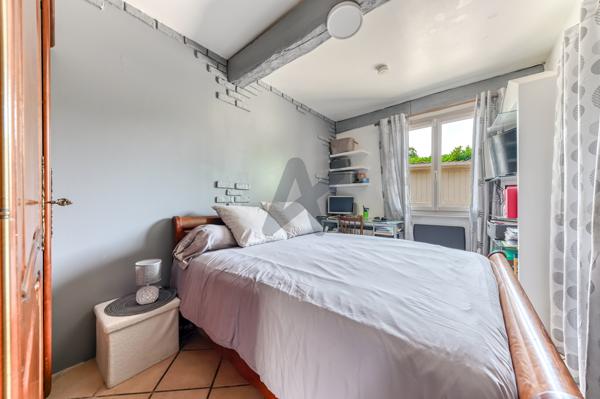VERNAISON DOMAINE DES CÈDRES Maison familiale de caractère de 160 m2 avec piscine intérieure