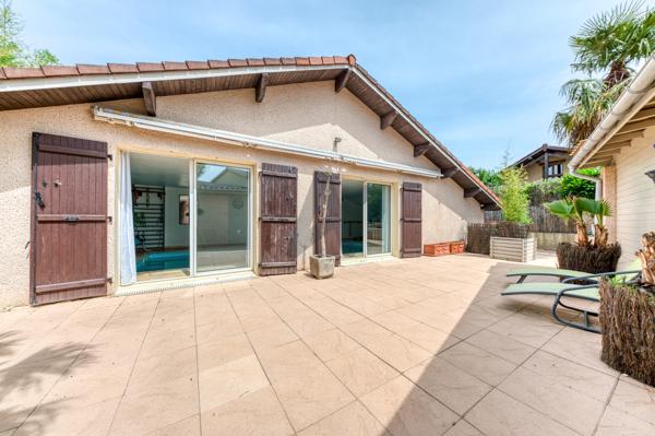 VERNAISON DOMAINE DES CÈDRES Maison familiale de caractère de 160 m2 avec piscine intérieure