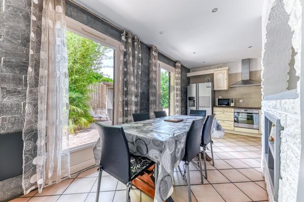 VERNAISON DOMAINE DES CÈDRES Maison familiale de caractère de 160 m2 avec piscine intérieure