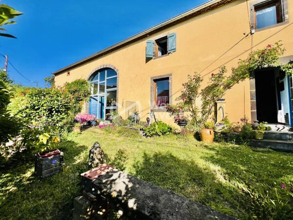 Propriété de 243 m² habitables, avec garage, terrain