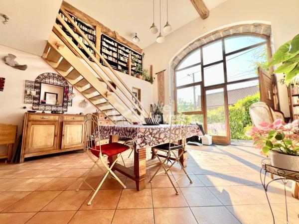 Propriété de 243 m² habitables, avec garage, terrain