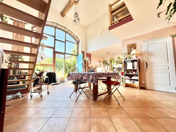 Propriété de 243 m² habitables, avec garage, terrain