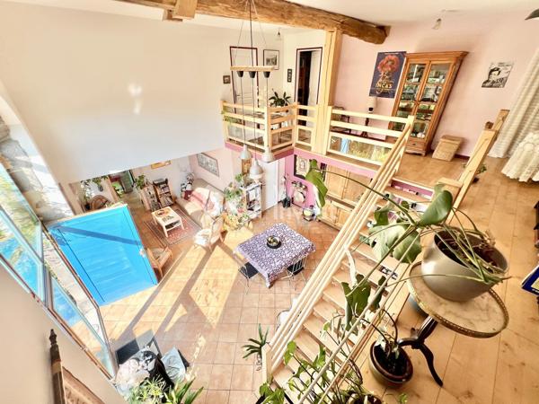 Propriété de 243 m² habitables, avec garage, terrain