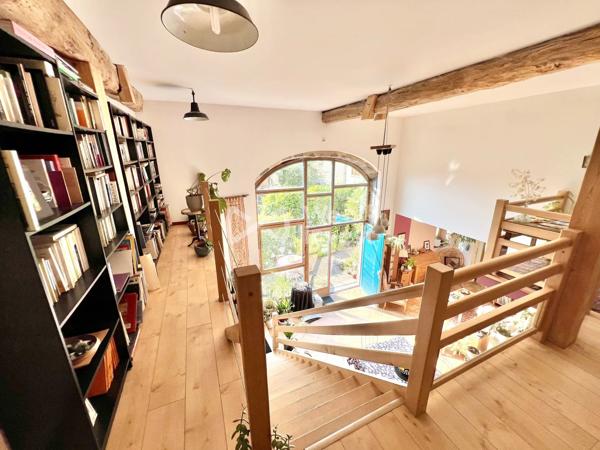 Propriété de 243 m² habitables, avec garage, terrain