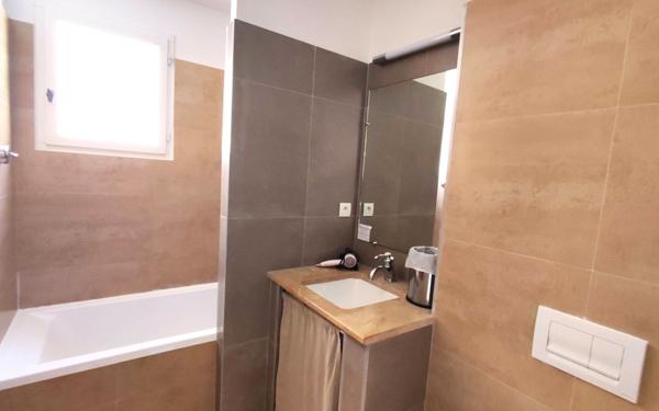 Maison à vendre    3 pièces •  Saint-Laurent-de-la-Cabrerisse