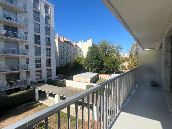 Joli 3 PIECES 63.72m2 avec balcon et parking - St Maur Créteil