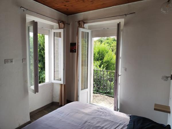 MAISON DE VILLAGE "AUTHENTIQUE" AU COEUR DU TARAVO