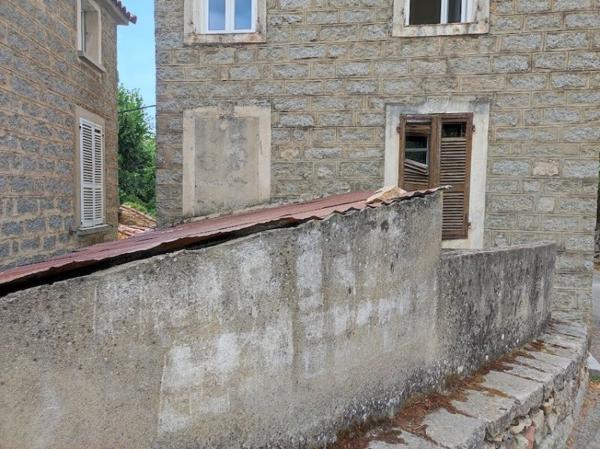 MAISON DE VILLAGE "AUTHENTIQUE" AU COEUR DU TARAVO