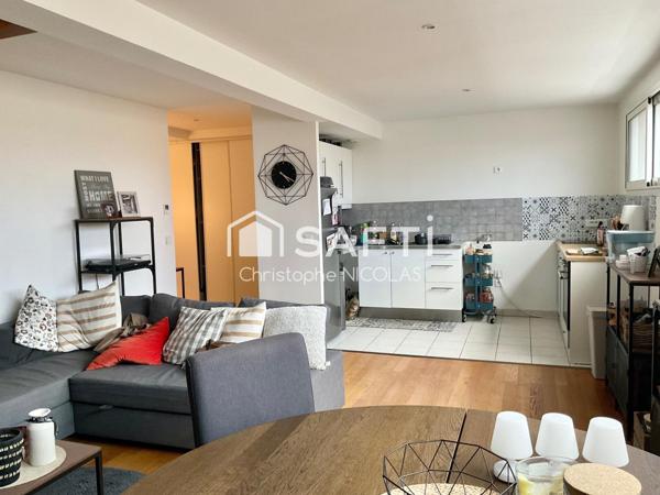 Superbe duplex 2 ch. avec parking Quartier Chartrons