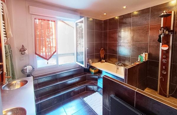 Maison Familiale 6 pièces 120m²  Romainville  (93230)