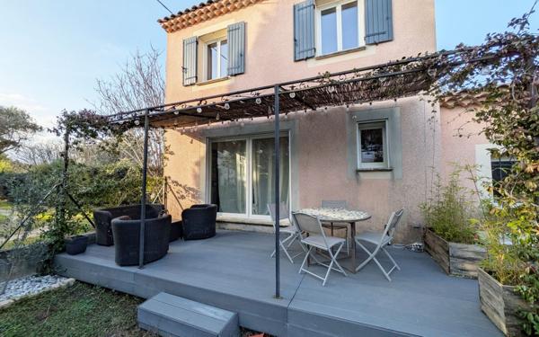 Maison à vendre    4 pièces •  Entraigues-sur-la-Sorgue