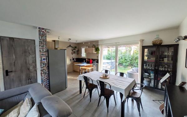 Maison à vendre    4 pièces •  Entraigues-sur-la-Sorgue