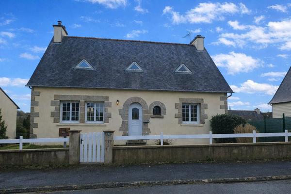 Quintin (22800) Maison individuelle 4 chambres avec vie de plain-pied, jardin clos expo Sud et sous-sol complet, proche centr