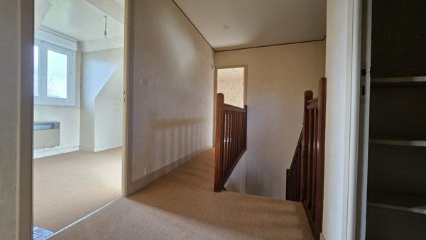 Quintin (22800) Maison individuelle 4 chambres avec vie de plain-pied, jardin clos expo Sud et sous-sol complet, proche centr